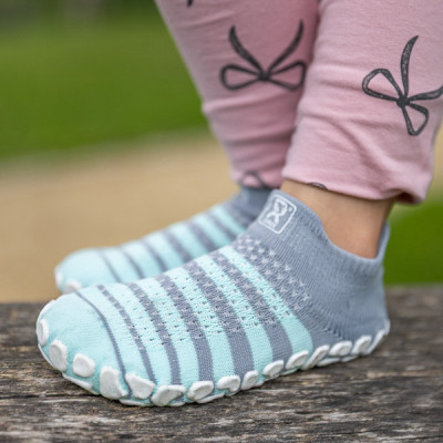 Dětské ponožkoboty šedomint - s pruhy