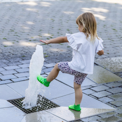 Dětské ponožkoboty zelené - s pruhy